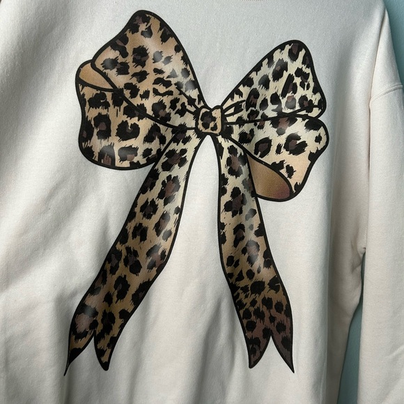 Poppy & Pine Bow Sweatshirt - Picture 3 of 4